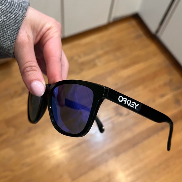 Oakley Frogskin sunglasses - Picture 1 of 5